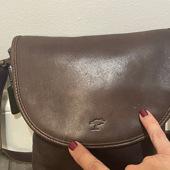 Ellington Vintage Leather Adjustable Strap Crossbody Bag Unisex Dark Brown - Picture 5 of 14